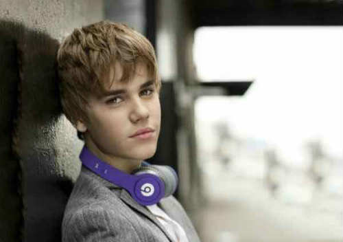 Justin Bieber wearing Beats Headphones